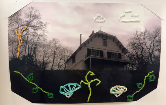 Cyanotypes et photos brodées à la Maison de Fer