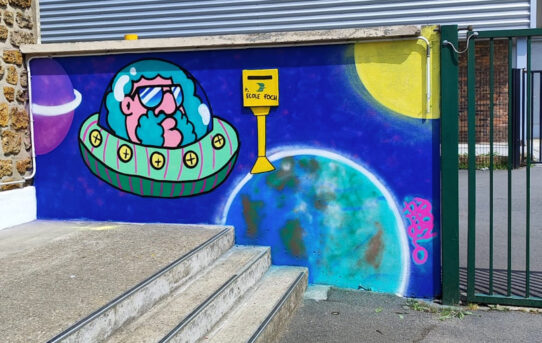 Fresque dans la cour de l'école Foch à Ecouen