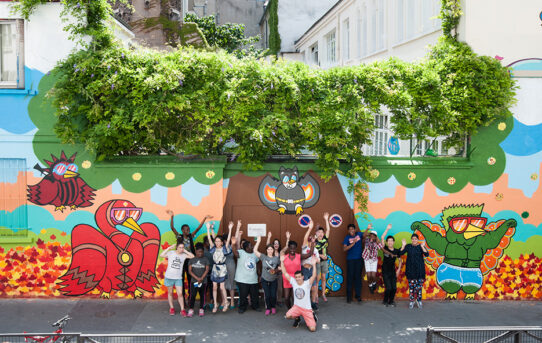 Atelier - Fresque sur le mur de l'IME rue Jacques Louvel Tessier (Paris 10)