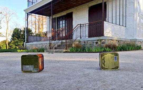 Sténopé et photo brodées à la Maison de Fer