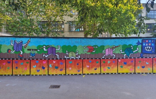 Une fresque participative à l'école Küss : quand les livres prennent le pouvoir !